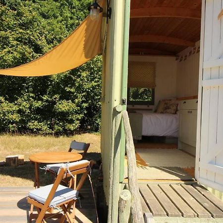 The Warren - Cosy Shepherds Hut In Beautiful Wild Meadow Halesworth Exterior photo